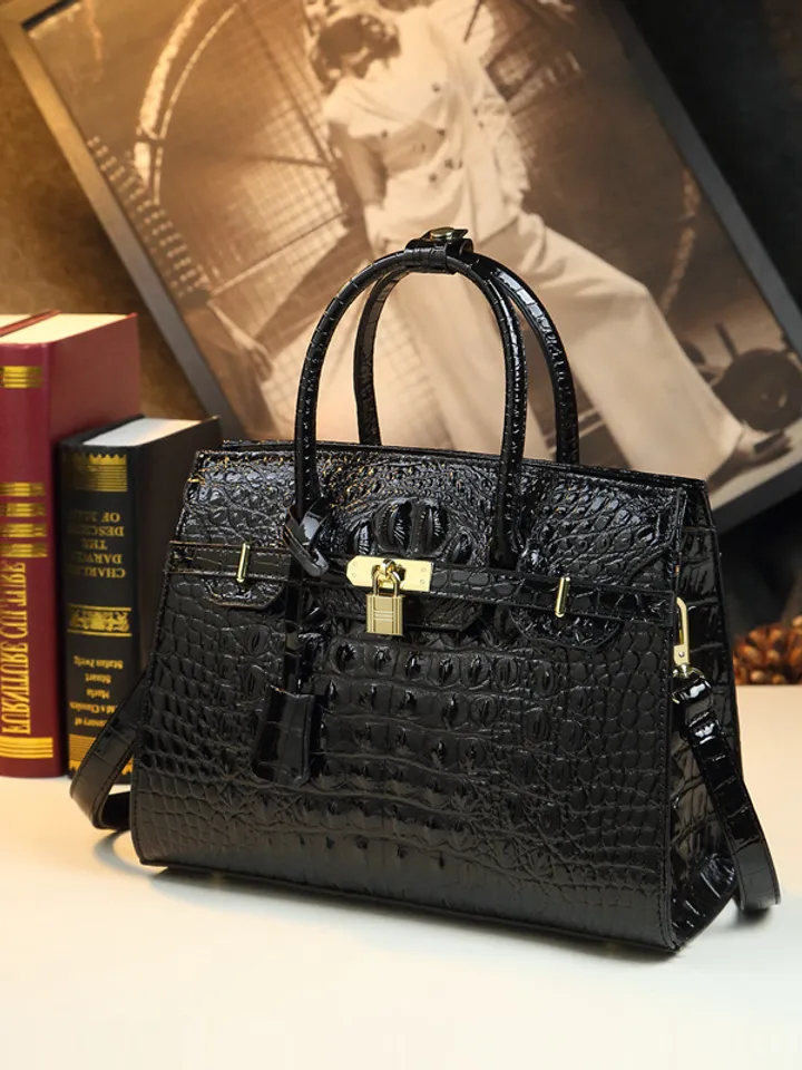 The Aurea Mini Luxe – Vegan Leather Crossbody with Designer Vibe