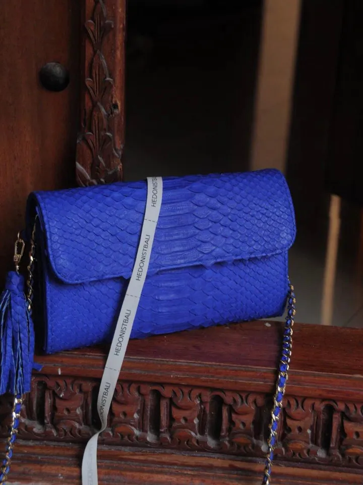 Genuine python skin classy tranarine flat clutch with shoulder chain | elegant evening women purse | designer leather bags | small snake bag