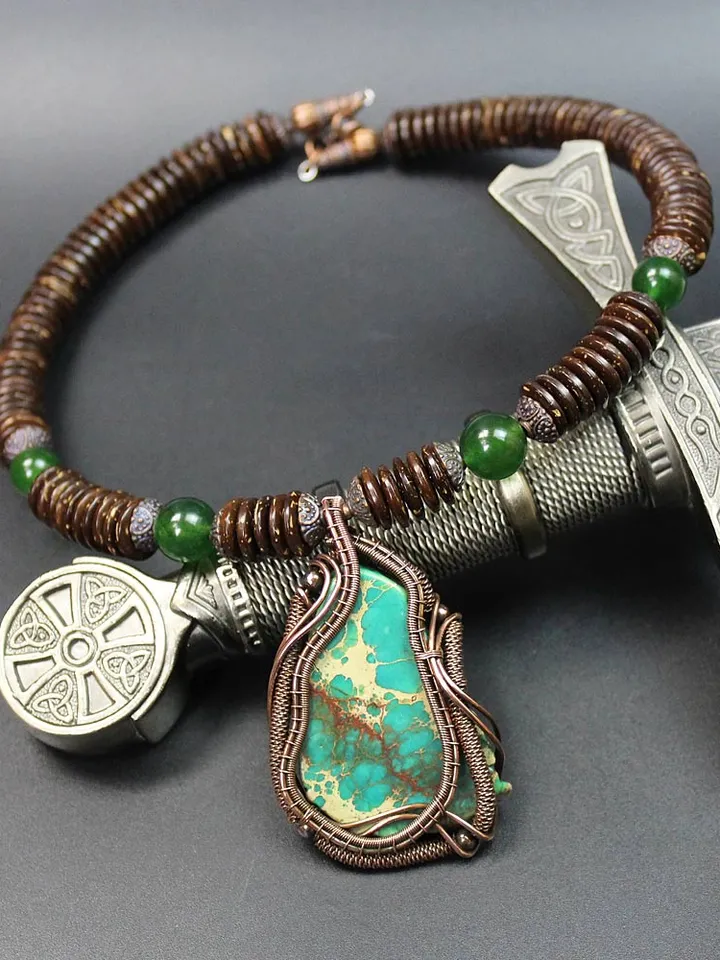 Handmade necklace with coconut and jade beads