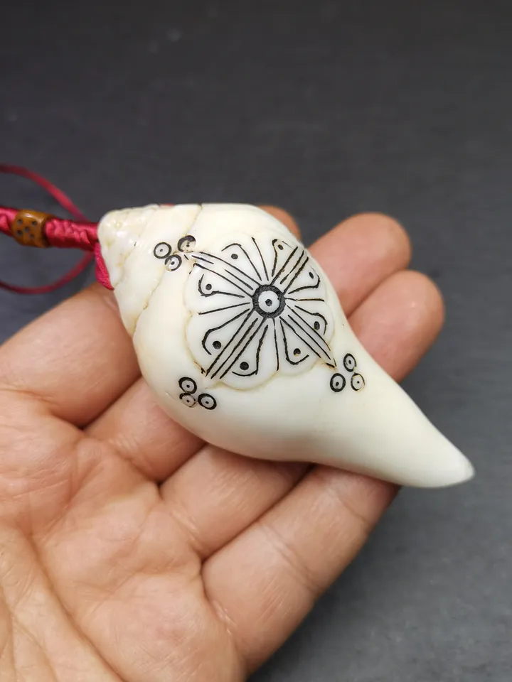 Gandhanra Tibetan Buddhism Amulet,Hand Carved White Conch Shankha with Mandala Flower Pattern,Tibetan Ritual Implement