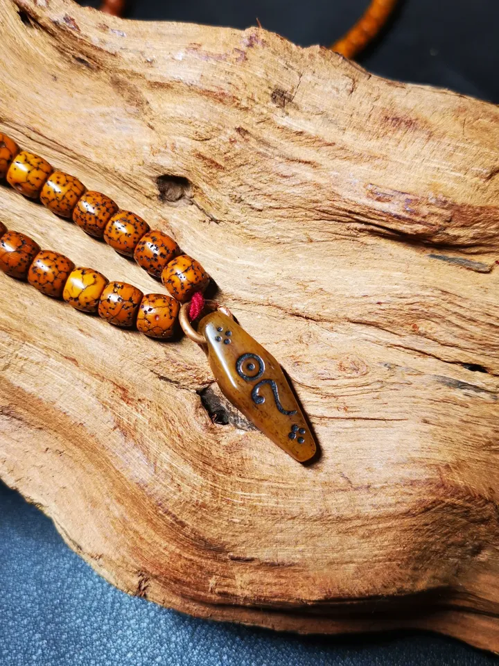 Gandhanra Tibetan Yak Bone Carved Amulet,Bead Counter Pendant,Mani Jewel Amulet for Mala,Prayer Beads