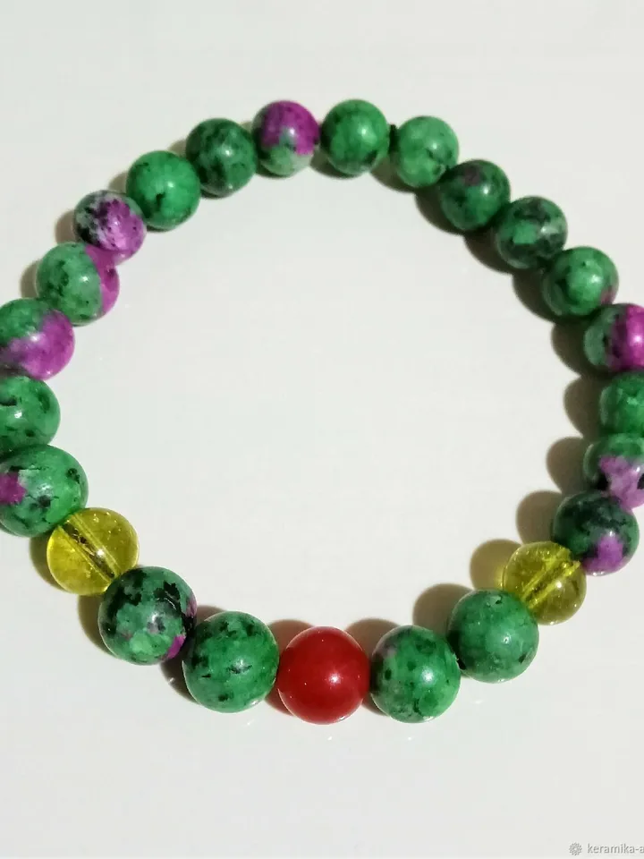 Green Red Beads Bracelet Stretch Cord Soothing Christmas Gift Girl Woman beaded bracelet peridot, cyonite - substitute, natural red agate