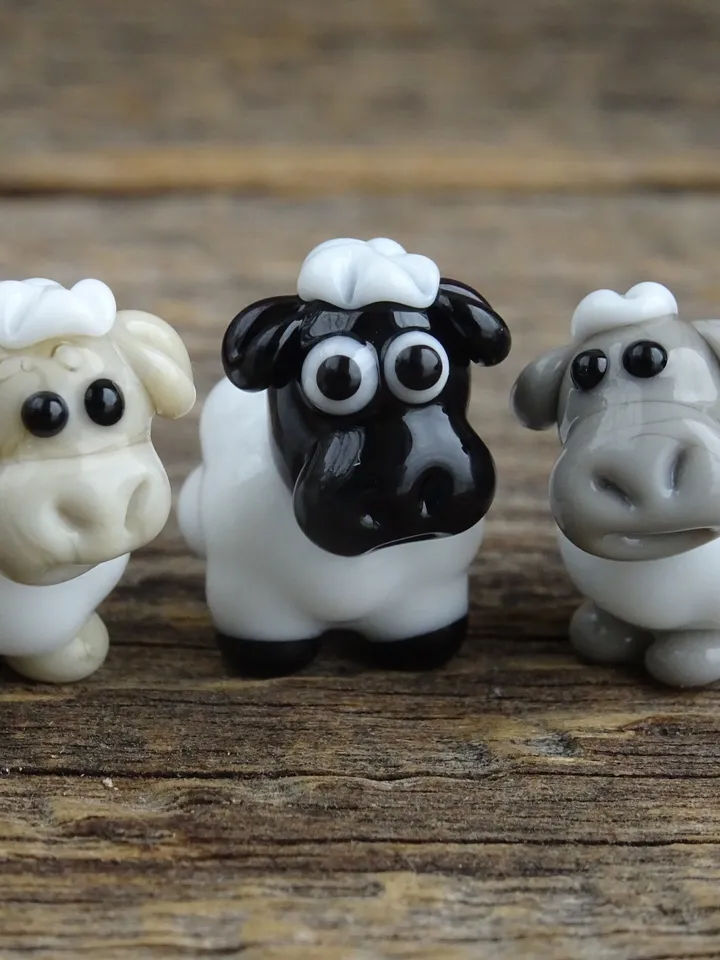 Sheep figurine Sheep gift Miniature sheep Sheep ornament Tiny glass animals Black sheep Miniature animals Terrarium figurines Glass figures