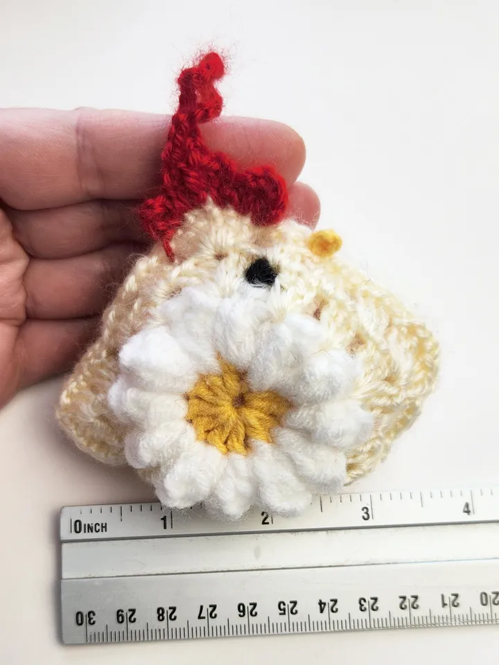 Granny Square Chick Crochet Pattern – Adorable Christmas Tree Ornament