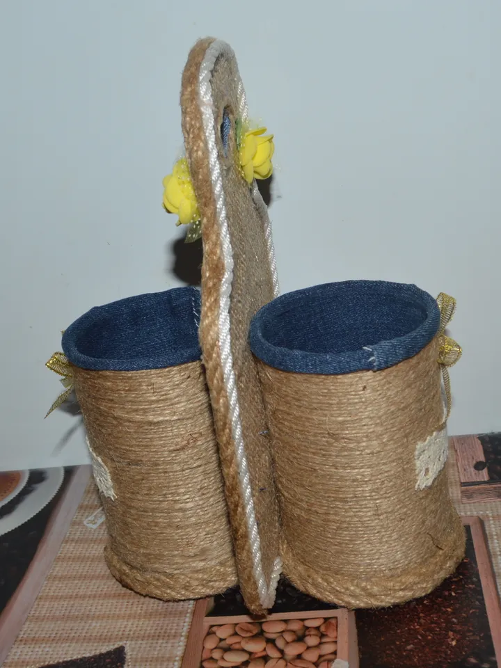 Beautiful kitchen cutlery 2 can holder decorated in country style. Country Style Basket Set, Storage Baskets, Jute Kitchen Baskets