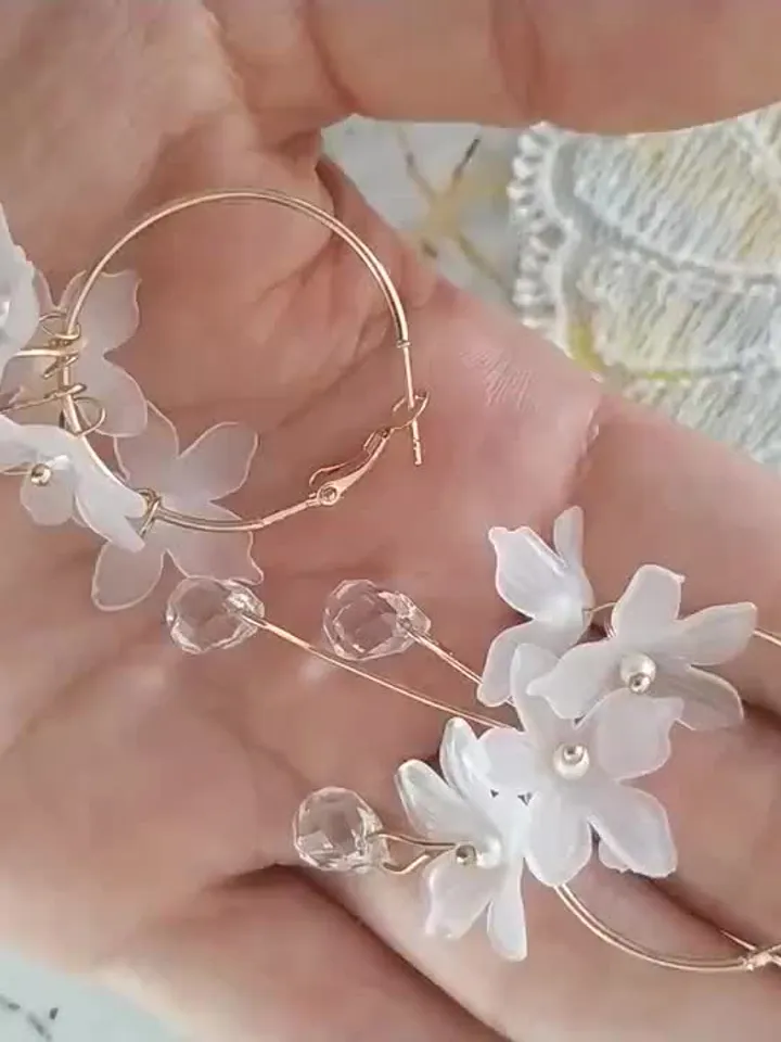 Hoop Boho Wedding Earrings, Boho Bridal Earrings, Long Gold Teardrop Earrings, White Flower Wedding Earrings, White Floral Bridal Earrings