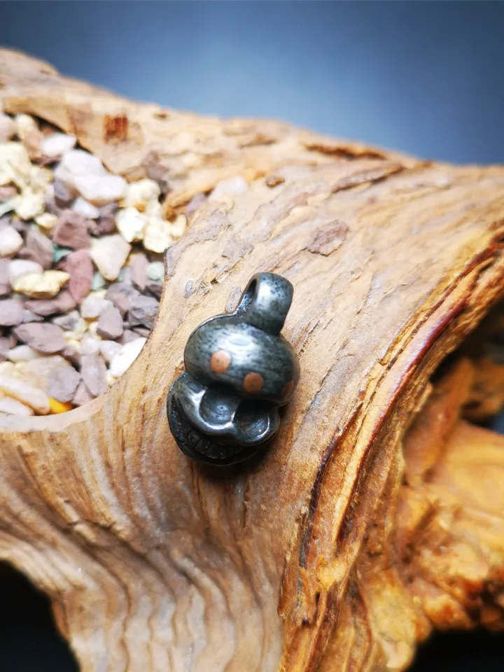 Gandhanra Handmade Buddhist Mala Counter Clip,Skull Sītavana Pendant for Prayer Beads,Cold Iron inlaid Copper, Turquoise, Agate