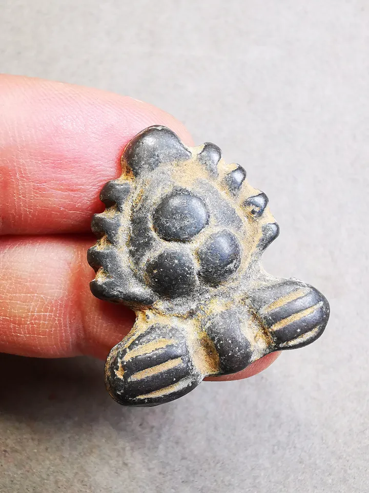 Gandhanra Antique Tibetan Buddhist Amulet Badge,Triratna,Mani Jewel/Wish-Fulfilling Cintamani,Nandipada Pendant Stamp,60 Years Old