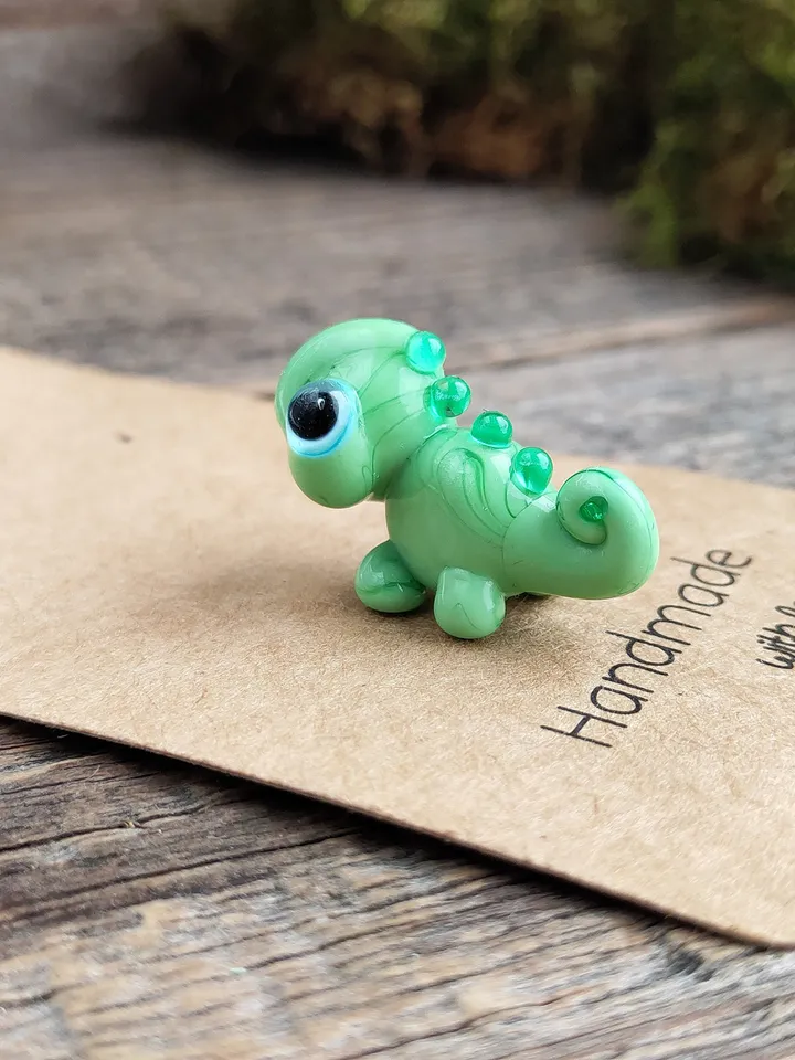 GLASS FIGURINES Chameleon figurine MIniature Chameleon ornament Glass Chameleon scuplture Chameleon gift Reptile figurine Terrarium Aquarium