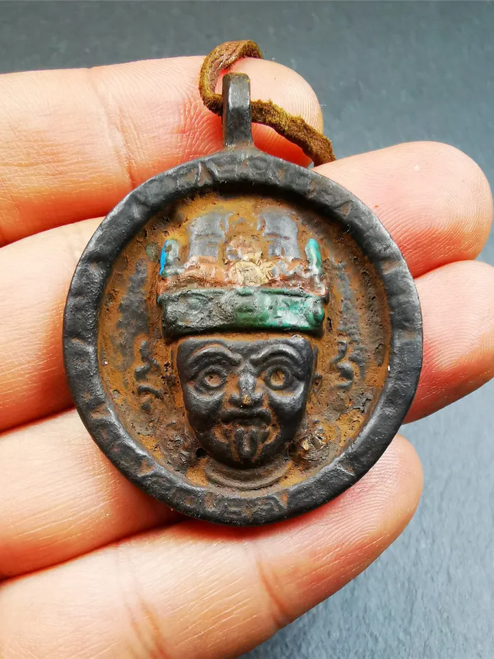 Gandhanra Vintage Tibetan Buddhist Amulet,Shri Devi,Drashi Lhamo,Zashi Lhamo,Buddhist Protector Badge,1.9" × 1.5"