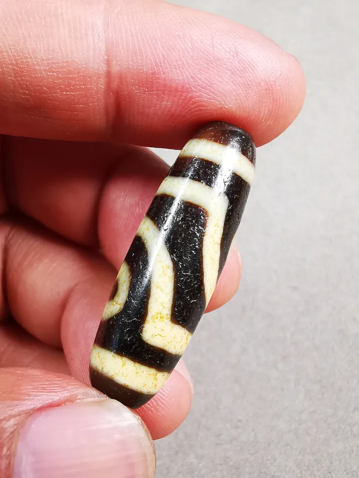Gandhanra Tibetan 2 Eyed Dzi Bead,Tibetan Chung,Wealth Amulet,Small Size 36*11 mm