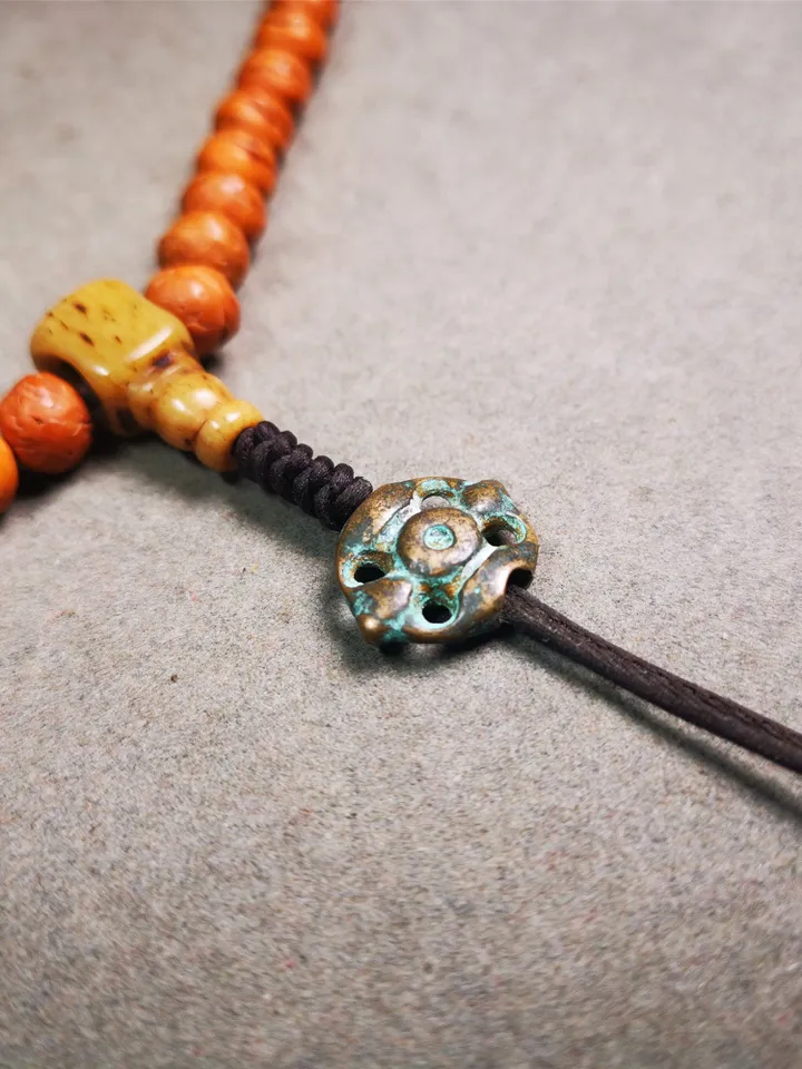 Gandhanra Old Tibetan Amulet,Vajra Pendant for Mala,Bag Hanging,Prayer Bead Accessories,0.67&quot; × 0.55&quot;