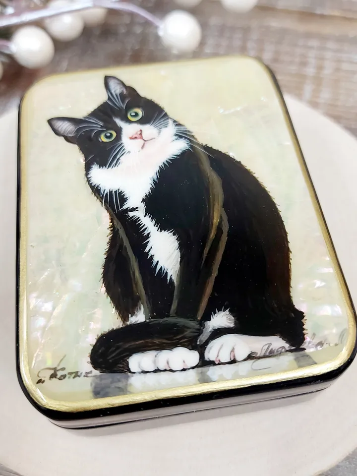 Beautiful Russian Lacquer Box "Black Cat" 2.76*3.54.Fedoskino Mother of pearl Hand painted.jewelry box.Gift for cat lovers.Art gifts.For her