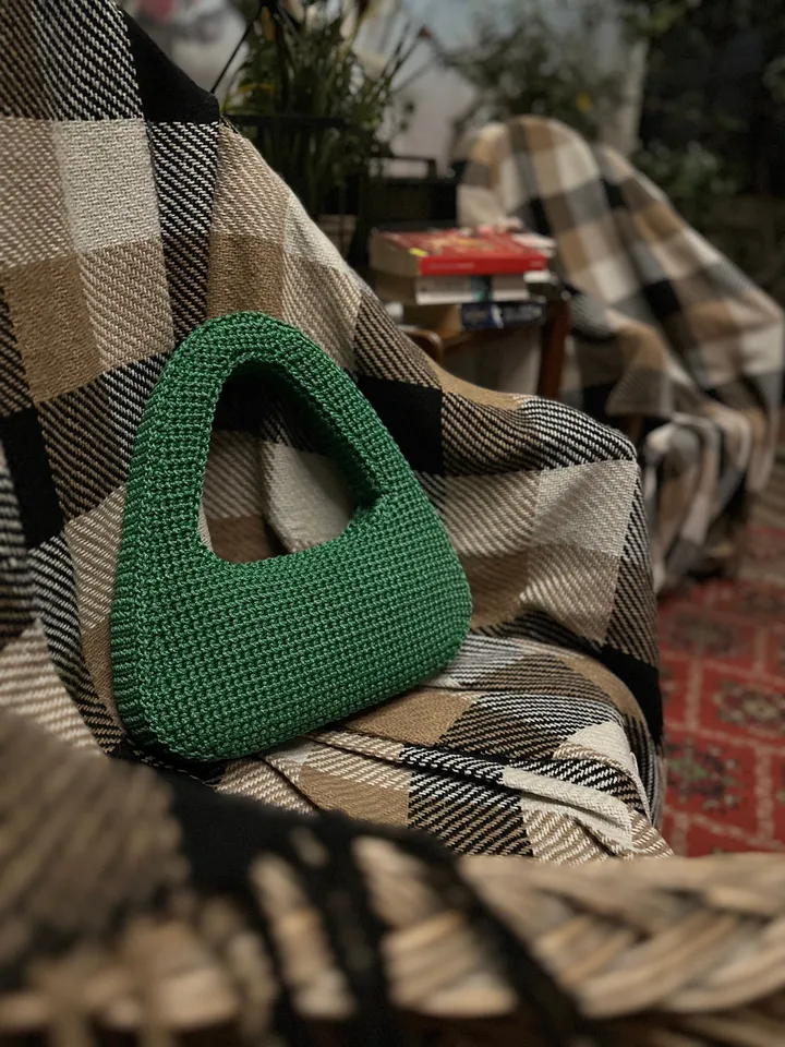 Green women one piece handbag, vegan crossbody, top handle, small purse, crochet clutch, shoulder bag, casual wear