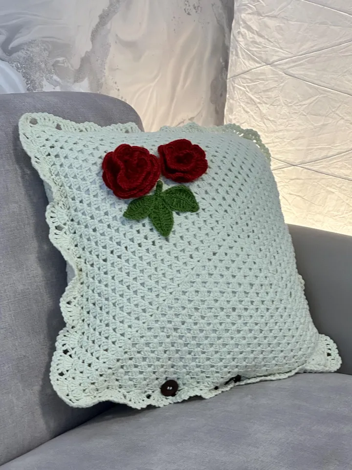 Crochet simple pattern, pillow case with roses, easy handmade, envelope or button opening, Eng, Cute Roses Granny square Cushion Cover
