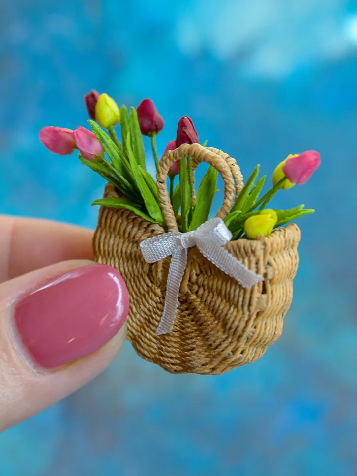 MINIATURE tulips in a wicker basket | Dollhouse miniatures