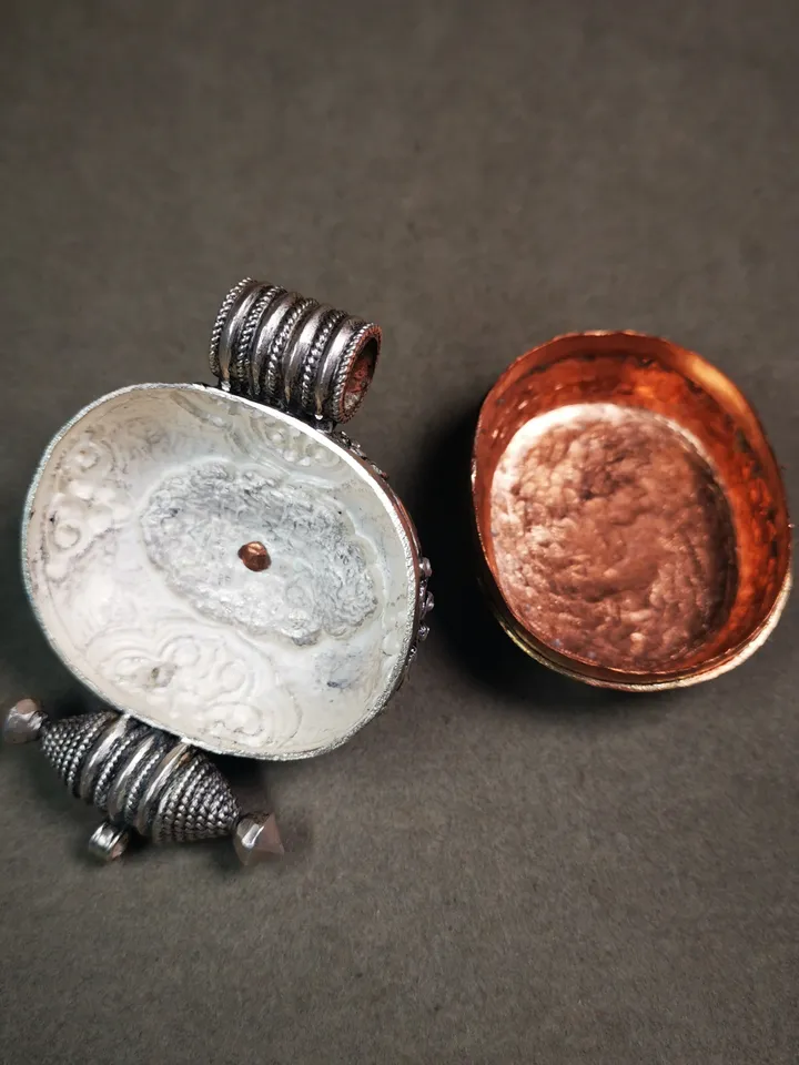 Gandhanra Handmade Gau Ghau Shrine, Chiseled Mini Tibetan Buddhist Altar Amulet Pendant,Made of Sterling Silver,Copper,Agate
