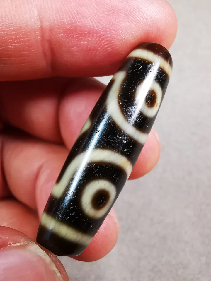 Gandhanra Tibetan 3 Eyed Dzi Bead,Tibetan Chung,Wealth Amulet,Small Size 40*11 mm
