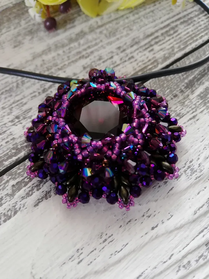Round pendant hanging, Pendant rivoli and pearls , Lace Necklace