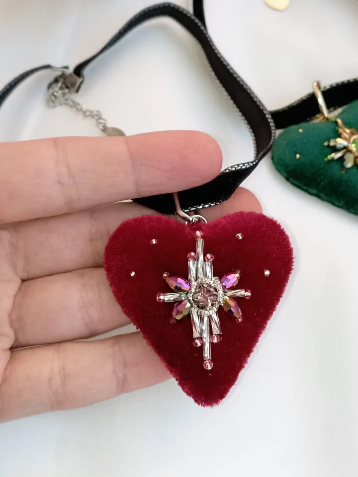 Handmade beaded magenta heart shaped necklace choker-valentines day gift for her-heart jewelry, heart gift
