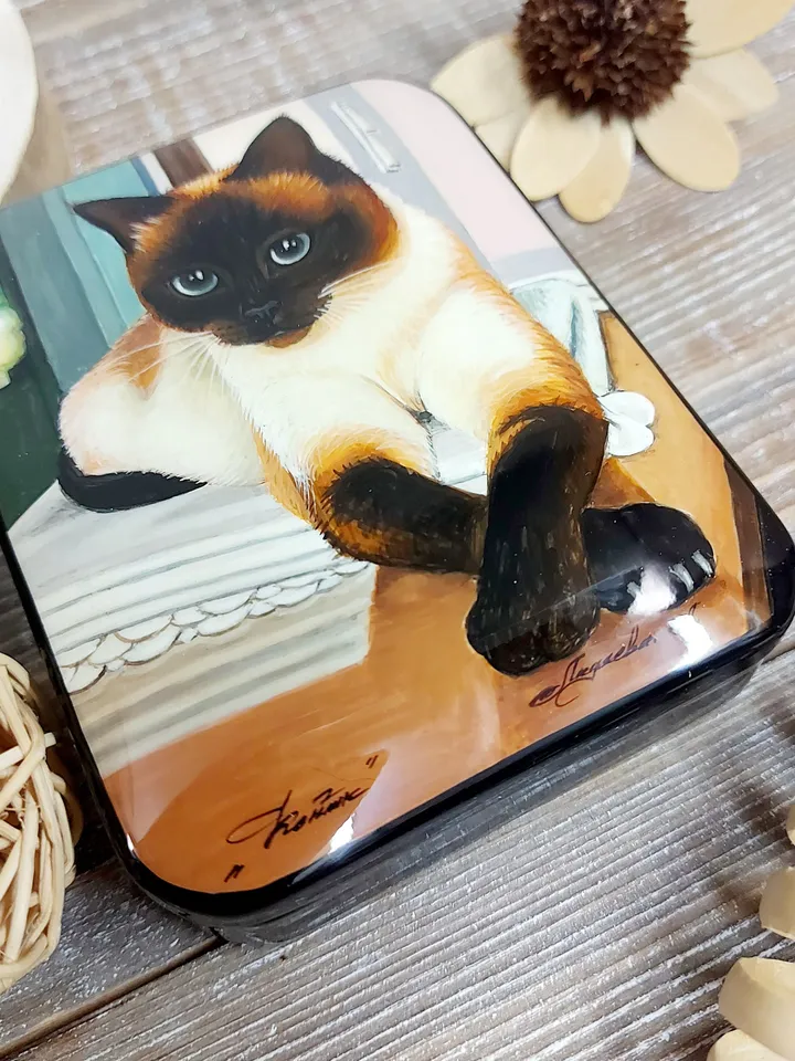 Art gift box Lacquer Box"Siamese cat on the mat" Hand-painted miniature painting jewelry box Mother of pearl Papier-mache Christmas art gift
