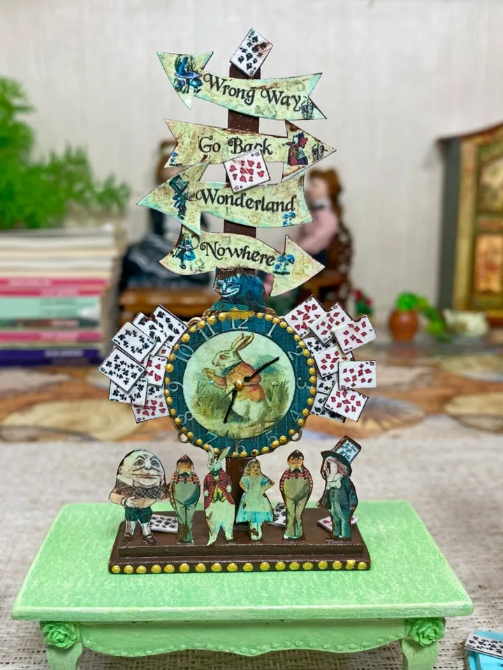 TUTORIAL. Imitation clock in the style of "Alice" for a dollhouse. 1:12.