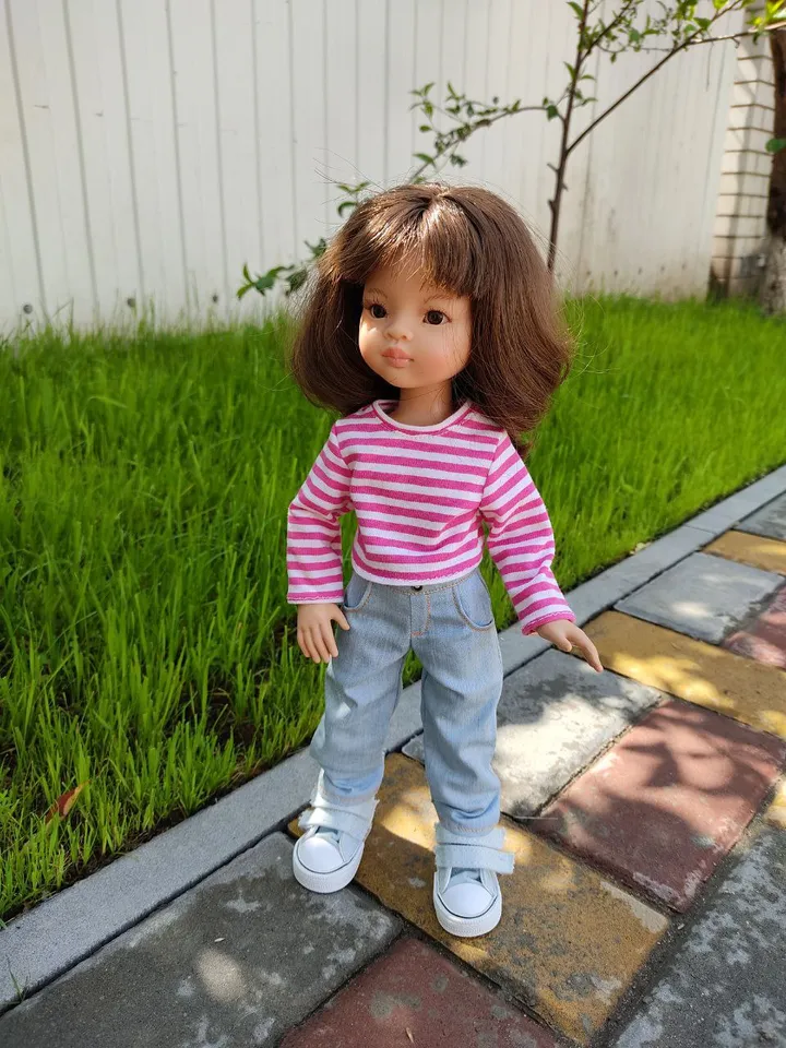 Pdf sewing pattern for Paola Reina dolls.