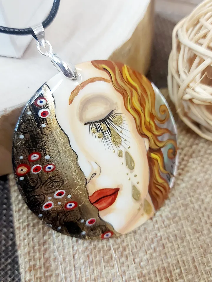 Golden Tears: Hand-Painted Nacre Pendant Inspired by Gustav Klimt's Artistic Beauty - Symbol of Acceptance and Kindness in Iconic Style