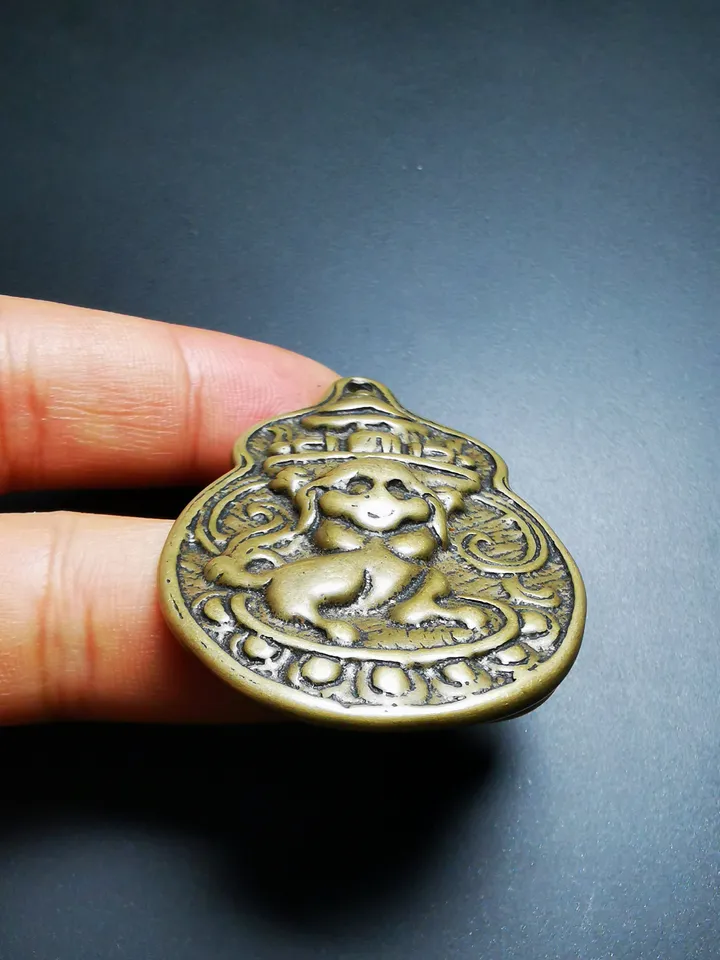 Gandhanra Antique Tibetan Buddhist Protective Pendant,Snow Lion Amulet Badge,50years old