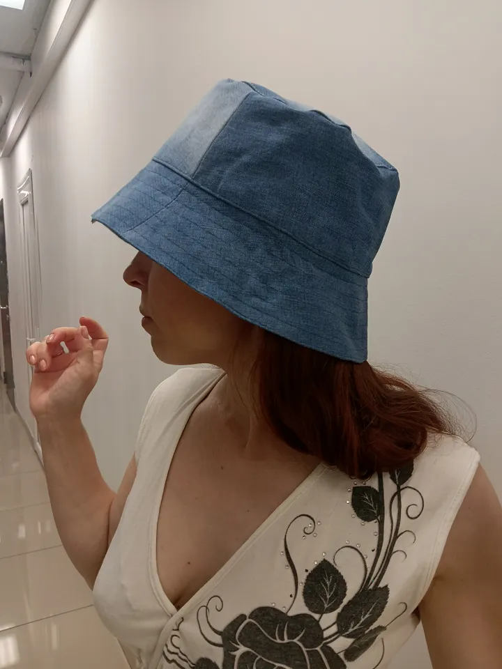 Stylish two-sided denim panama hat. It has a cotton lining
