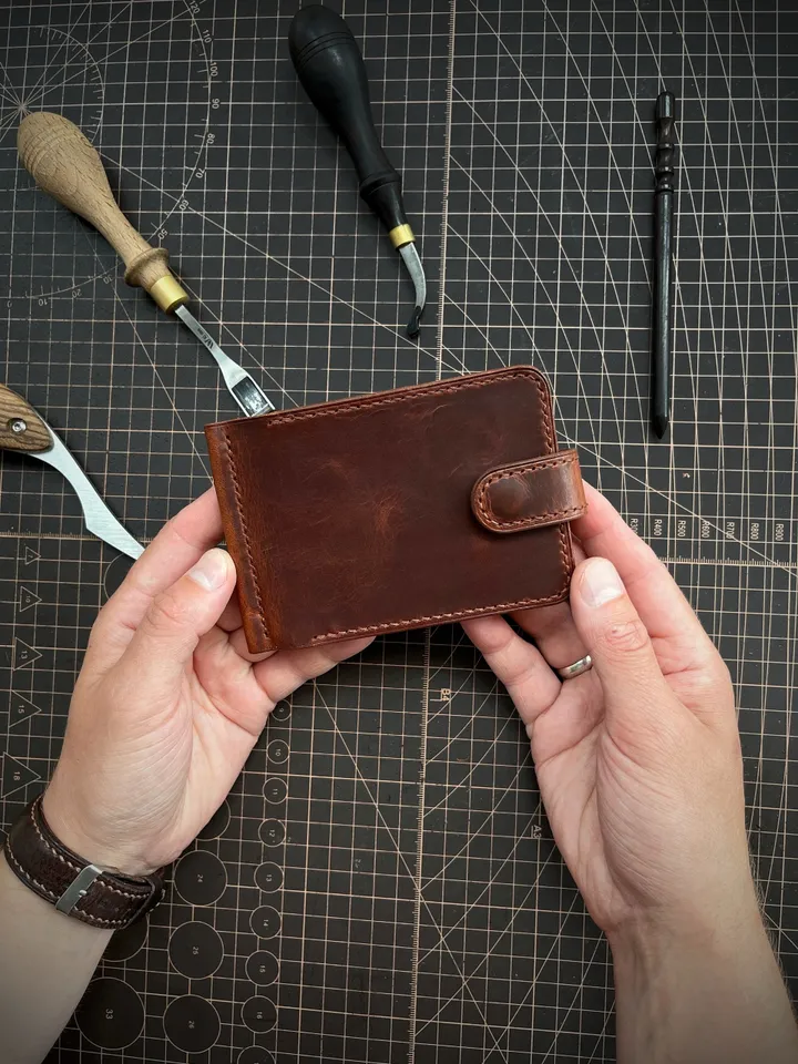 PDF Wallet pattern with money clip and coin box - Leather wallet pattern - Download PDF