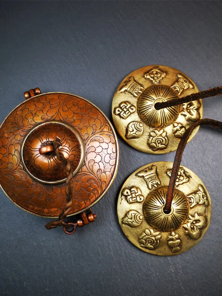 Gandhanra 7.4cm Tibetan Cymbals,Tingsha Bell,Buddhism Ritual Implement,Handmade in Nepal,Astamangal Pattern