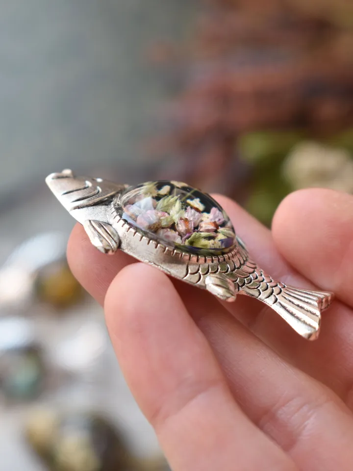 Brooch-fish with wildflowers in resin. Real Flower Brooch. Summer Brooch.