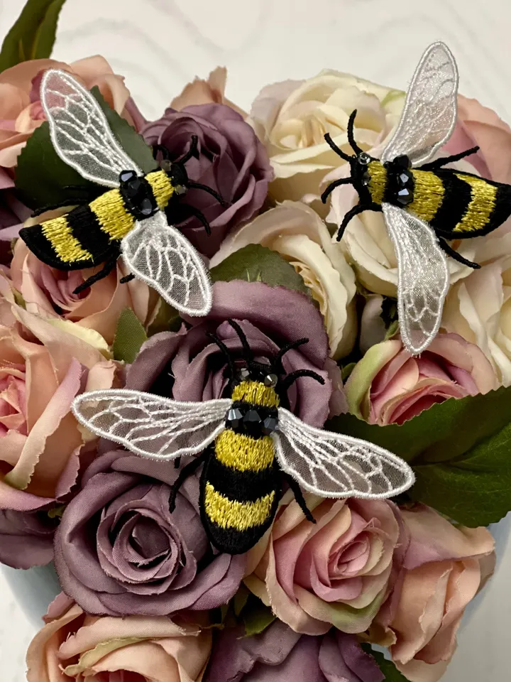 Bee brooch FSL Machine embroidery design Digital embroidery pattern Free standing lace Bee embroidery 3D motif
