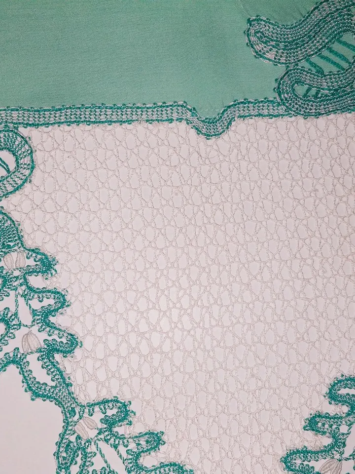 Green lace scarf pattern. Gift for women. Lace on bobbins.