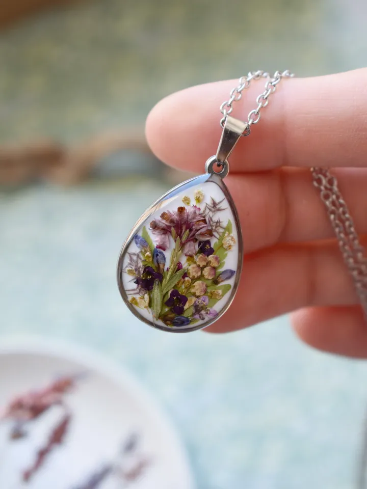 Pressed flowers Necklace. Real flower necklace. Botanical flower necklace.