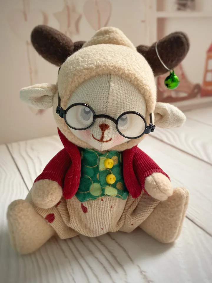Mini Christmas Moose sewing pattern. DIY Christmas doll.