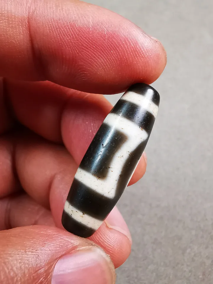 Gandhanra Tibetan Heaven & Earth Dzi Bead,Tibetan Chung,Protective Amulet,Small Size 34*10 mm