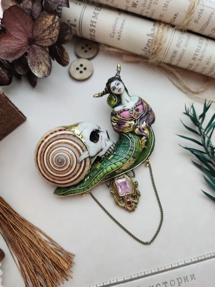 Art Nouveau Snail, Vintage Snail, Snail Shell brooch, Brooch with a snail