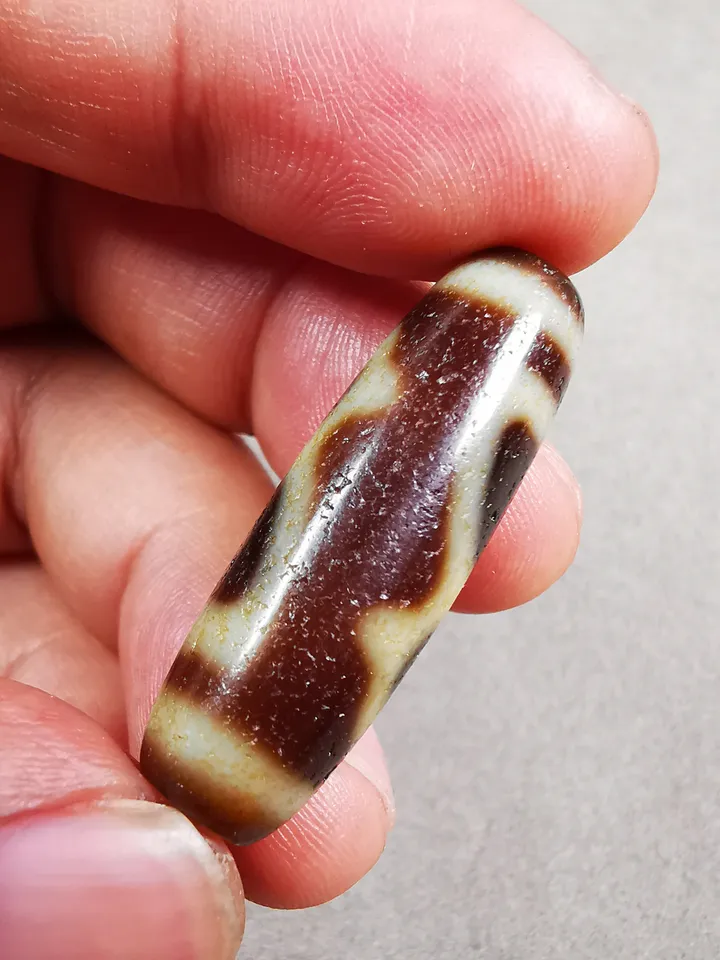 Gandhanra Tibetan Kubera Dzi Bead,Tibetan Chung,God of Wealth Amulet,Small Size 35*11 mm