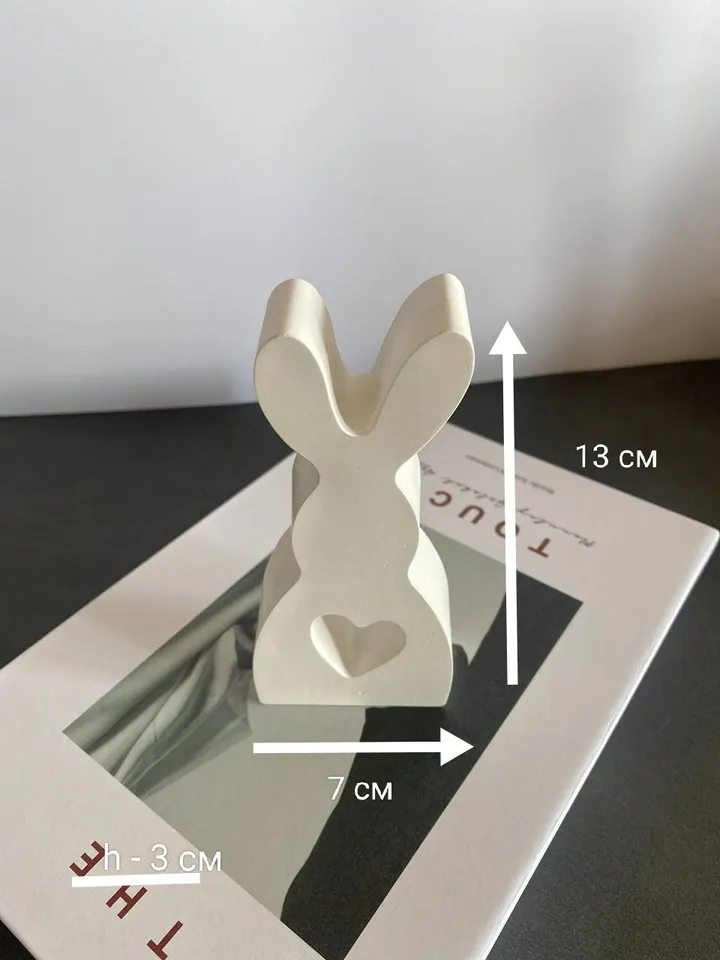 Plaster figures of rabbits