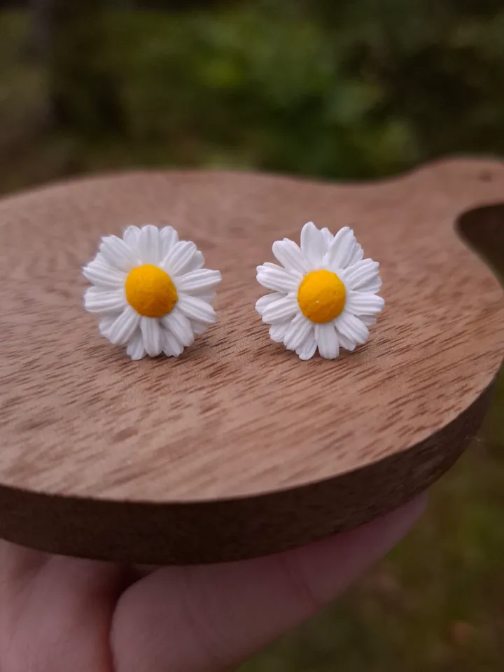 earrings with polymer clay chamomile