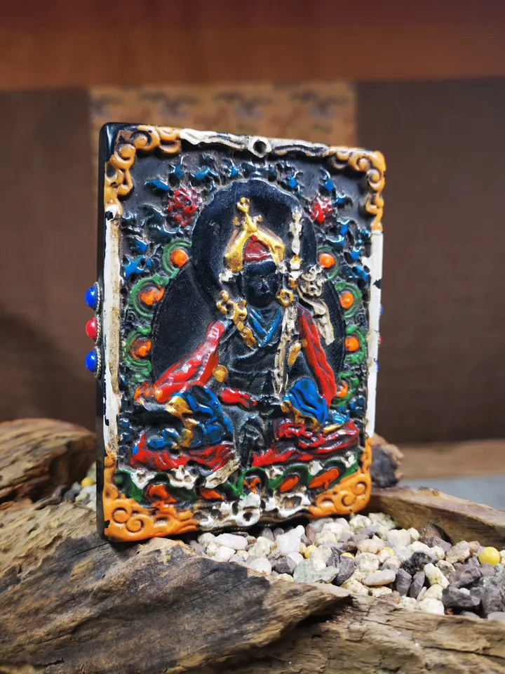 Antique Tibetan Statue - Guru Rinpoche Amulet Badge,Made of Black Jade,Inlaid 9 Eyes Dzi and Agate,85×65mm