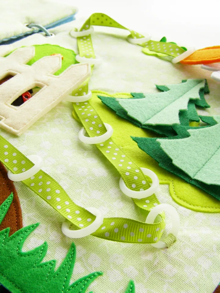 Quiet book page, Rabbit lacing, Pattern and Tutorial, SVG files