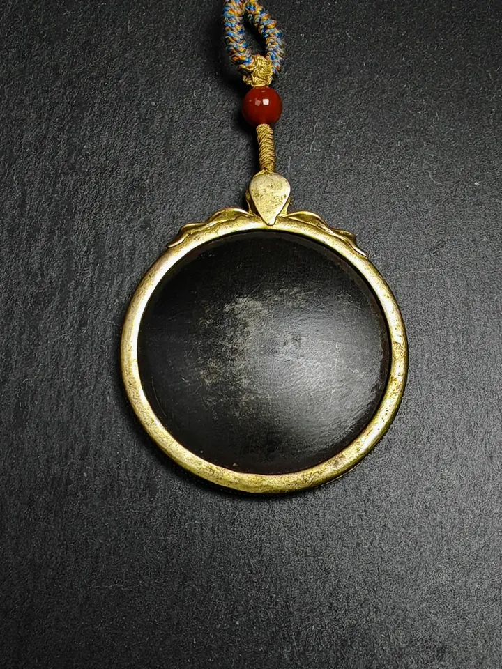 Gandhanra Handmade Tibetan Buddhist Amulet,Om Mani Padme Hum Badge Pendant,Mantra of Chenrezig,Protective Charm2.52"