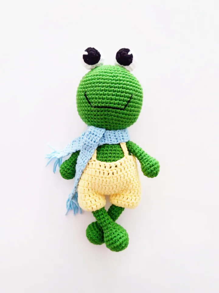 Amigurumi Frog Crochet Plush Toy, Green Frog Crochet Plushie, Unique Gift for Frog Lovers, Crochet Cute Frog Stuffed Animal Toy