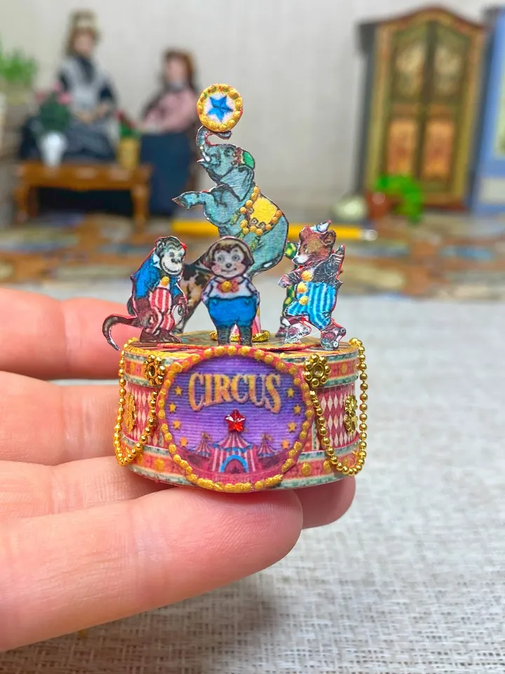 Puppet circus with lights. Dollhouse miniature.1:12