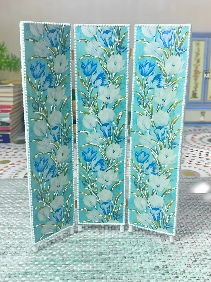 Dollhouse screen in 1:12 scale. Puppet miniature. Dollhouse accessories.