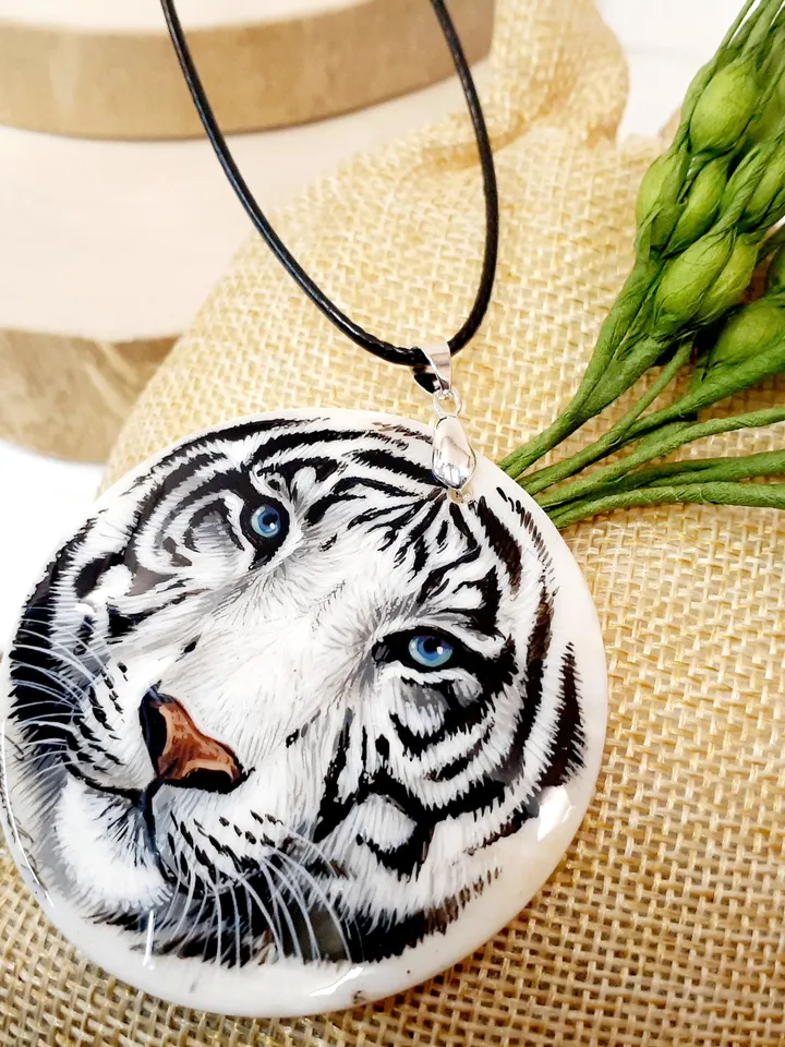 Endangered Elegance: Exquisite Mother-of-Pearl Pendant Depicting Majestic White Tiger - Symbol of Strength, Ethereal Grace, and Beauty