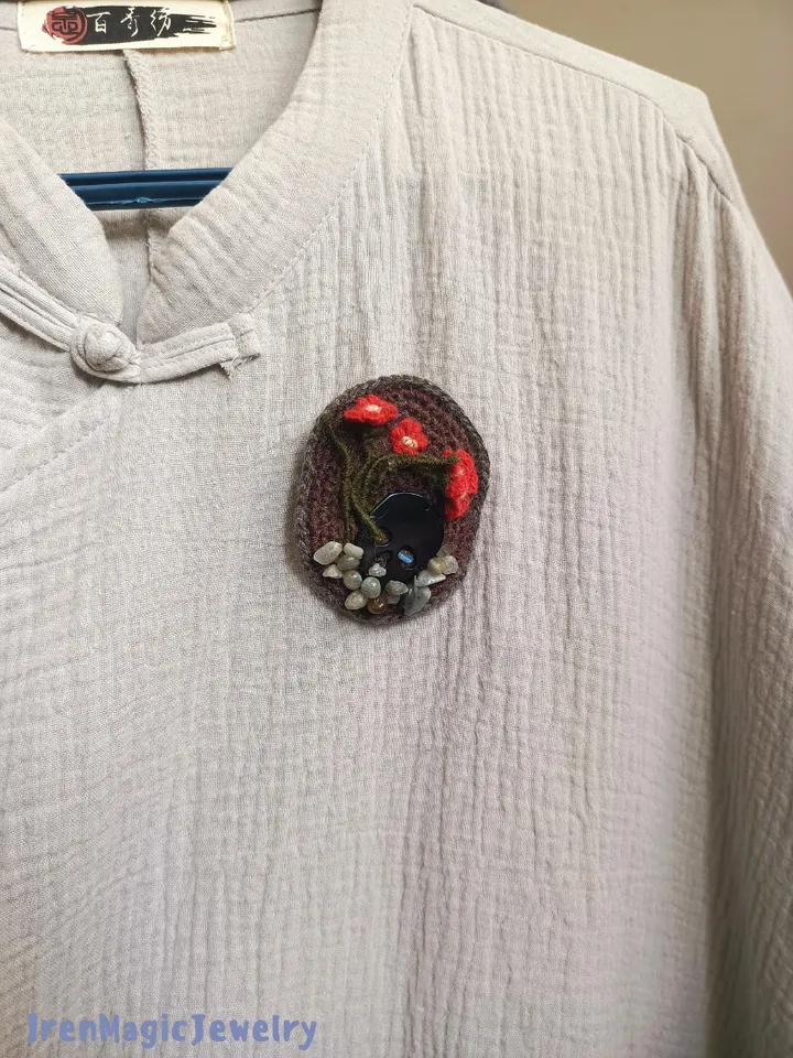 Dark Memento Mori Skull Brooch with Red Flowers